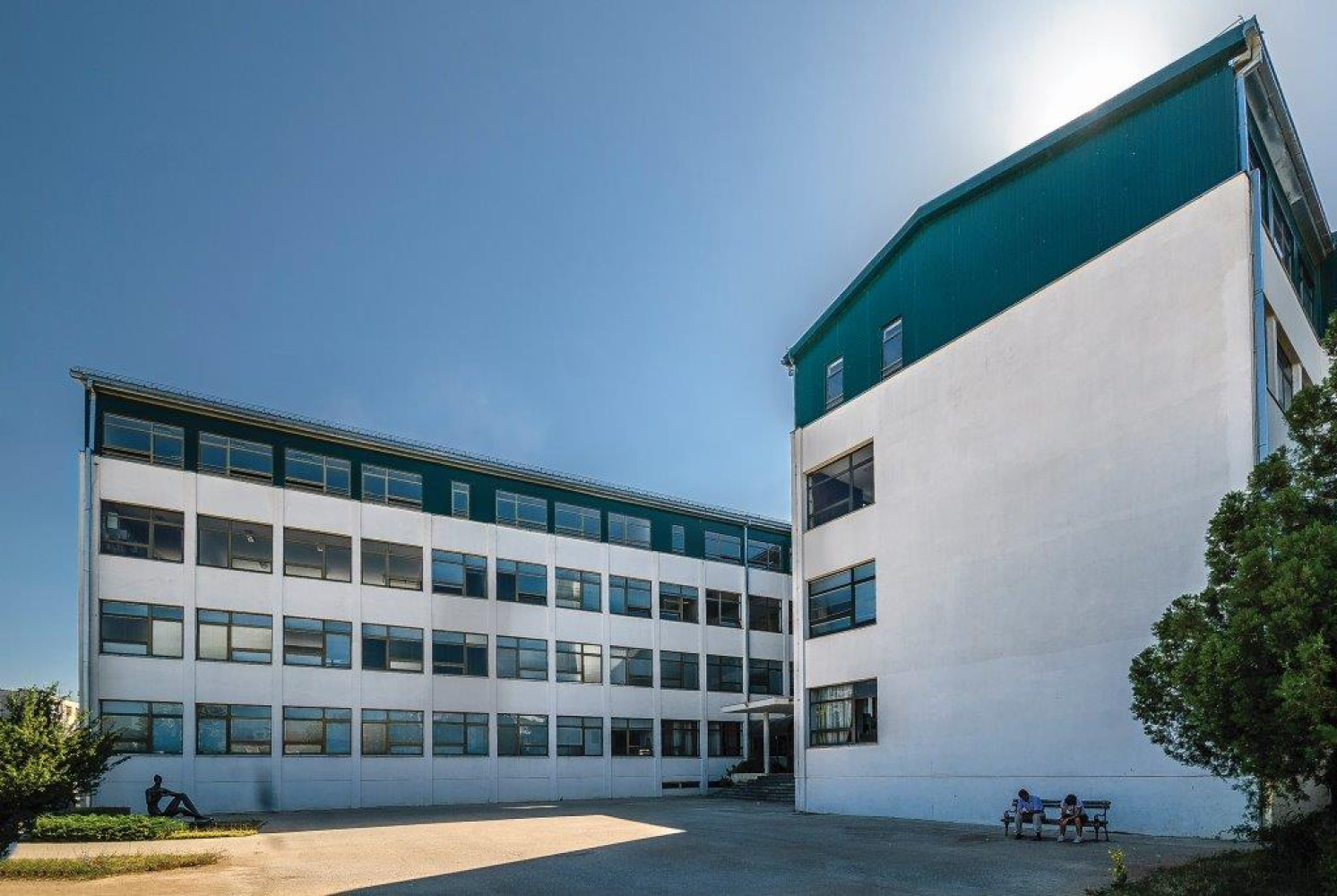 Ovdje studiraju najbolji! 
 
 
 
 
 
 
 KONTAKT
 
 
 
 
 Najstarija visokoškolska ustanova u Crnoj Gori, osnovana 1947. godine!